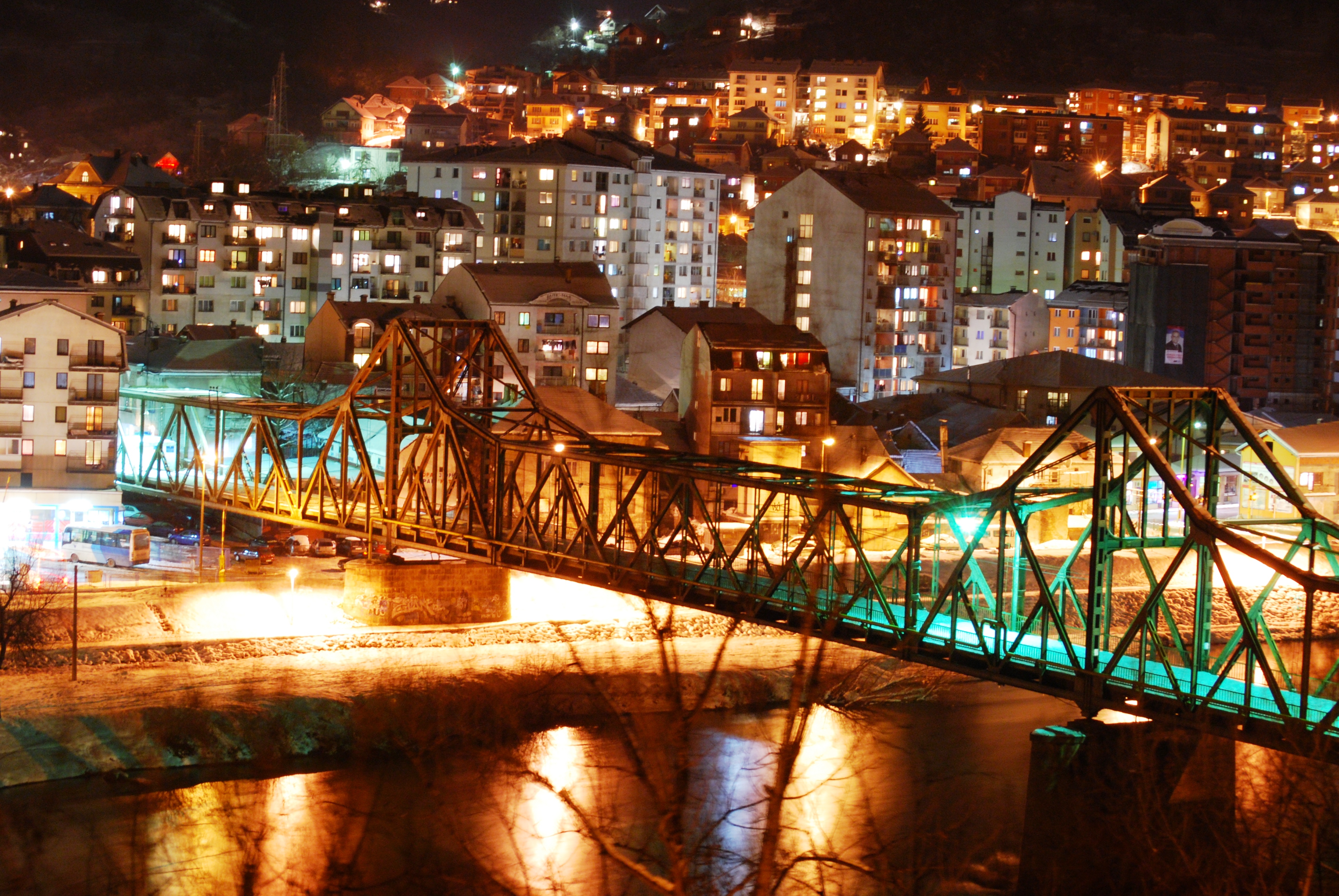 zvornik nocu stari most
